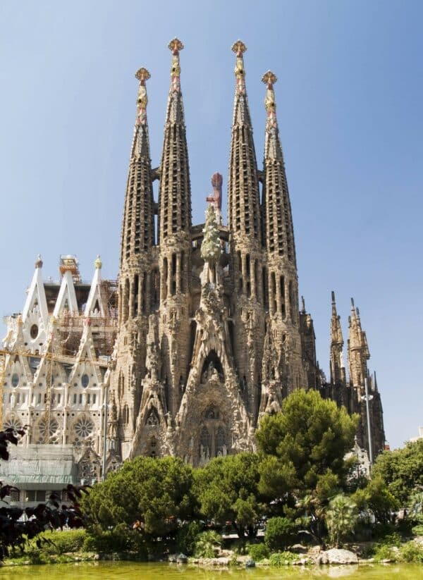 Sagrada Familia Barcelone Gaudi acheter immobilier en Espagne visiter en 2024