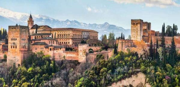 alhambra-granada-acheter immobilier en espagne visiter en 2024